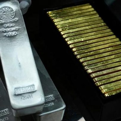 Ouro e prata caem e recuperam após anúncio de Trump sobre negociações com o Irão