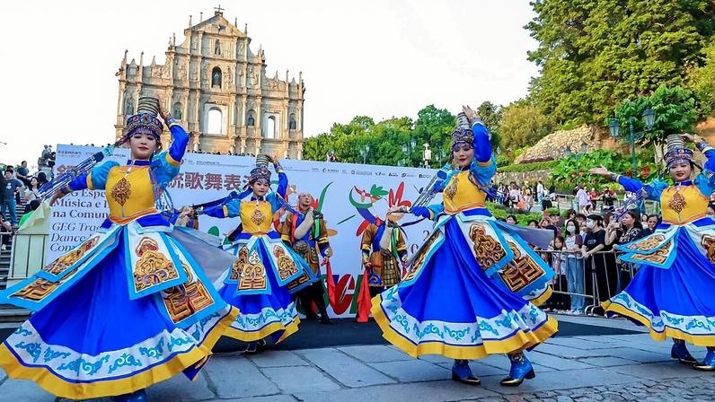Bailarinos participam no 6.º festival Encounter, em Macau, 2024.