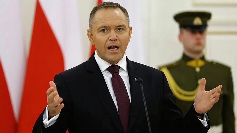 Karol Nawrocki numa conferência de imprensa com o Presidente lituano Gitanas Nauseda e o Presidente ucraniano Volodymyr Zelenskyy em Vilnius, Lituânia, 25 de janeiro de 2026