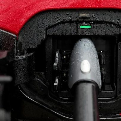 Custos de combustível elevados impulsionam procura por carros elétricos