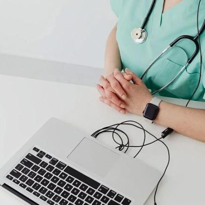 IA transforma a saúde e levanta questões éticas