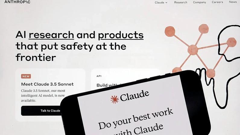 FOTO DE ARQUIVO - Site e aplicação móvel da Anthropic surgem nesta foto, em Nova Iorque, a 5 de julho de 2024