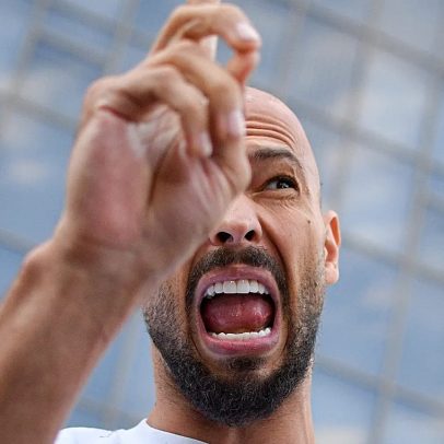 Polícia britânica reabre caso de violação e agressão sexual contra Tate