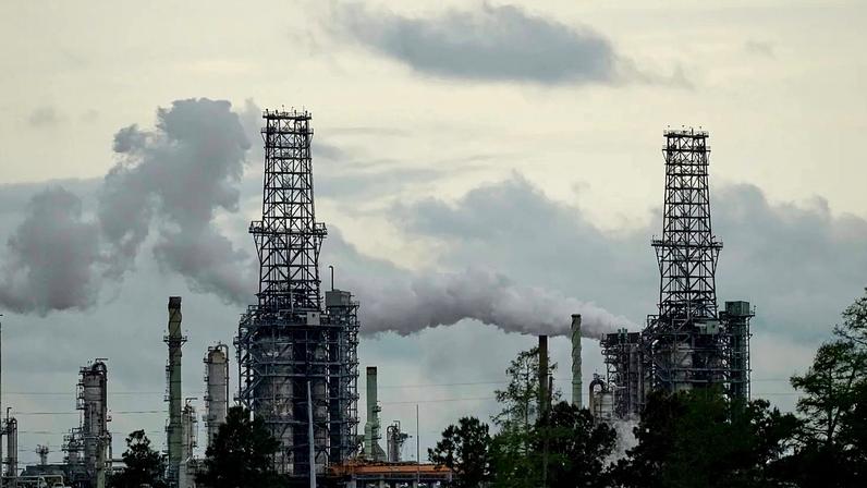 Refinaria de petróleo (foto de arquivo)