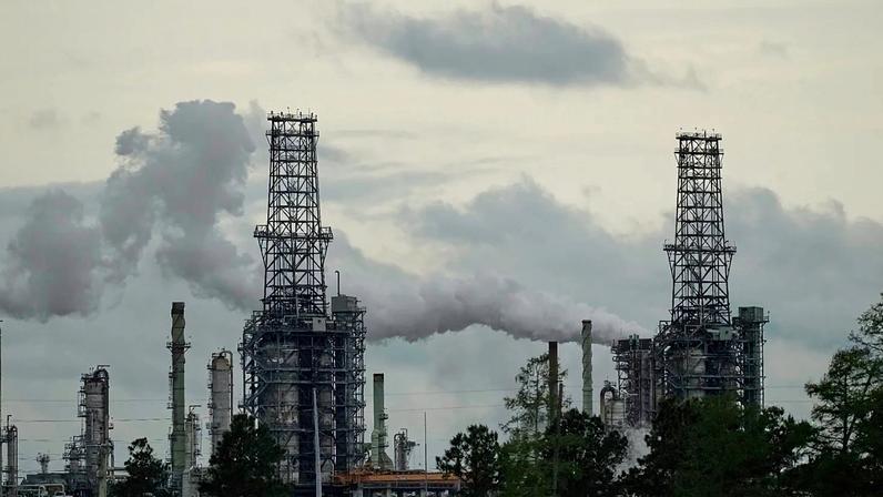 Refinaria de petróleo (foto de arquivo)