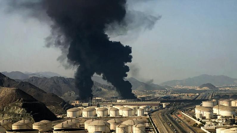 Irão reage à ameaça dos EUA com novos ataques a países do Golfo