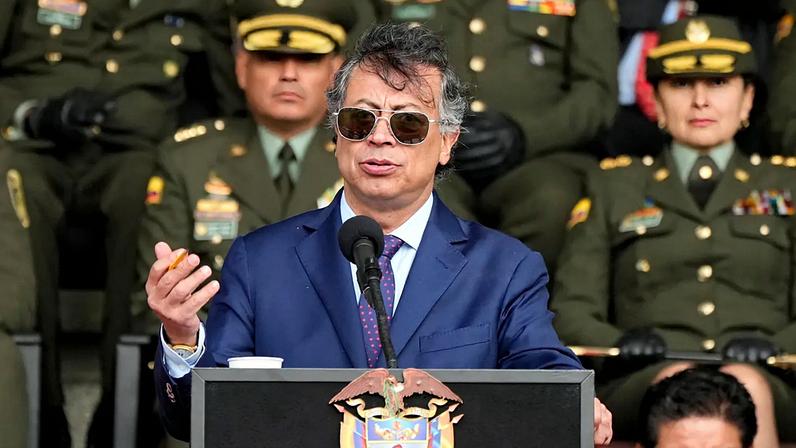 Petro denuncia bombardeamento desde o Equador e agrava tensões entre países