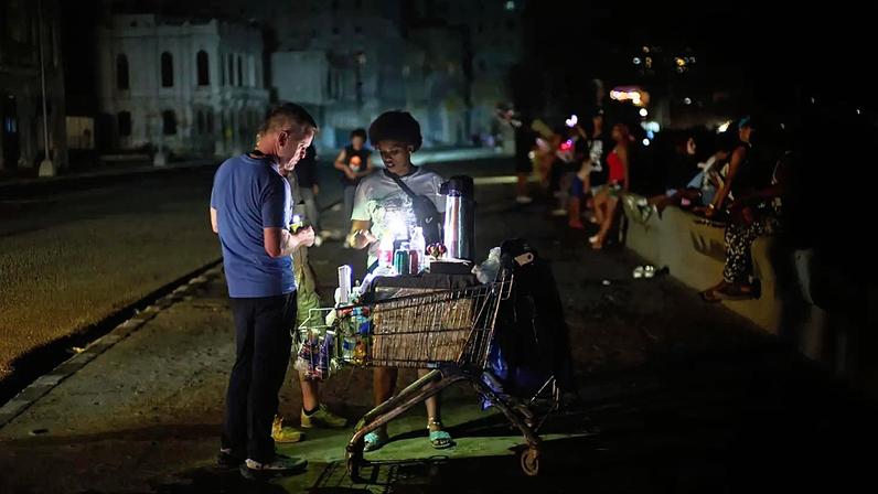 Cuba enfrenta apagão que expõe fragilidade da rede eléctrica