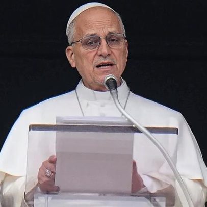 Morte de Ali Khamenei leva Papa Leão a alertar sobre o abismo da guerra