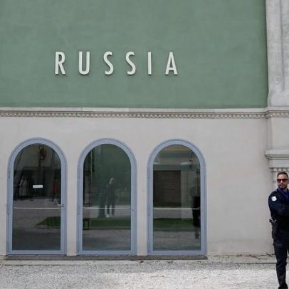 UE ameaça suspender financiamento da Bienal de Veneza por participação russa