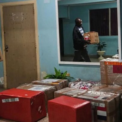 Ajuda humanitária europeia começa a chegar a Cuba