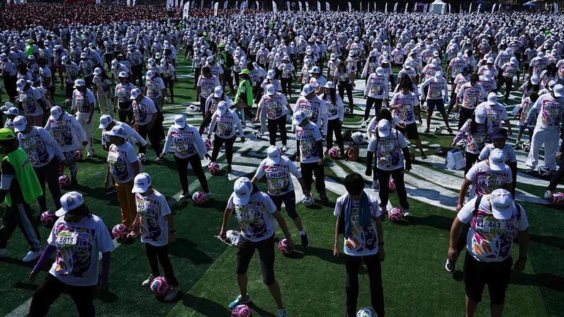 Cidade do México bate recorde Guinness com treino gigante de futebol
