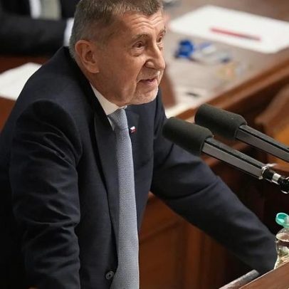 Chéquia reduz gastos com defesa e não atinge meta da NATO