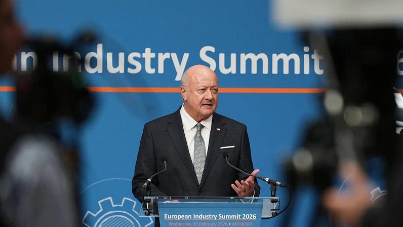 Dez países da UE contestam regras de carbono que ameaçam indústria