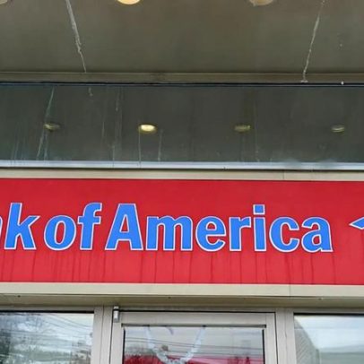 Polícia impede alegado atentado com bomba diante do Bank of America, Paris