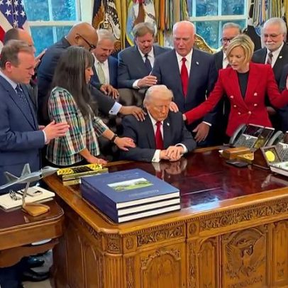 Líderes religiosos rezam por Trump no Salão Oval