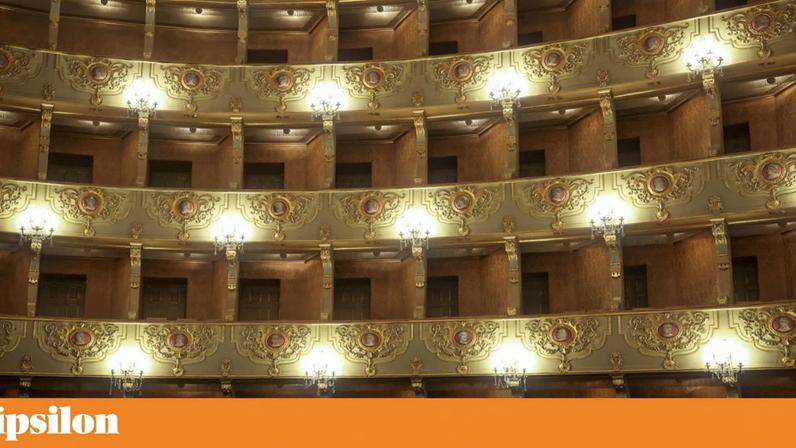 Pela dimensão e pela complexidade da obra, a intervenção no Teatro Nacional de São Carlos está entre as que mais preocupam o instituto do Património Cultural, que supervisiona tecnicamente o PRR nesta área