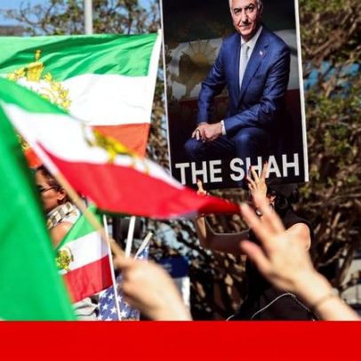 Reza Pahlavi, herdeiro exilado, é visto como alternativa ao regime iraniano