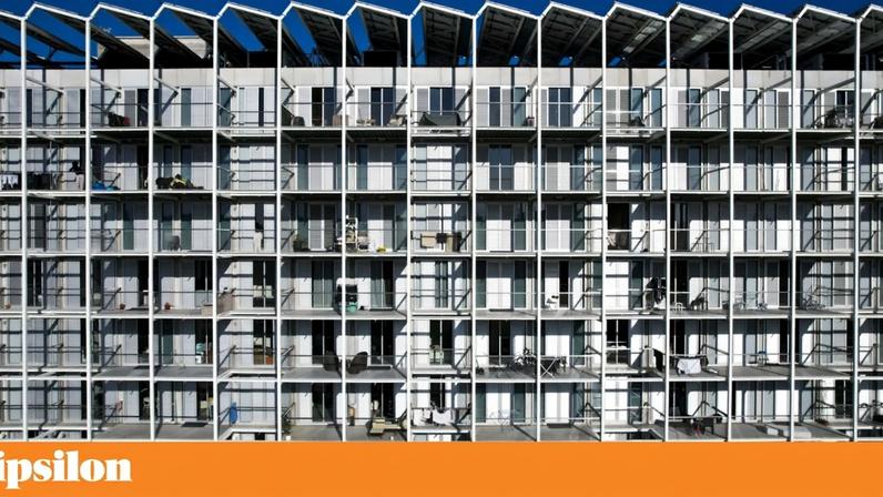 Nos blocos de Marvila, desenhados pelo atelier de Inês Lobo, a fachada em metal é pré-fabricada e recebe as varandas com três metros de profundidade, também feitas em fábrica