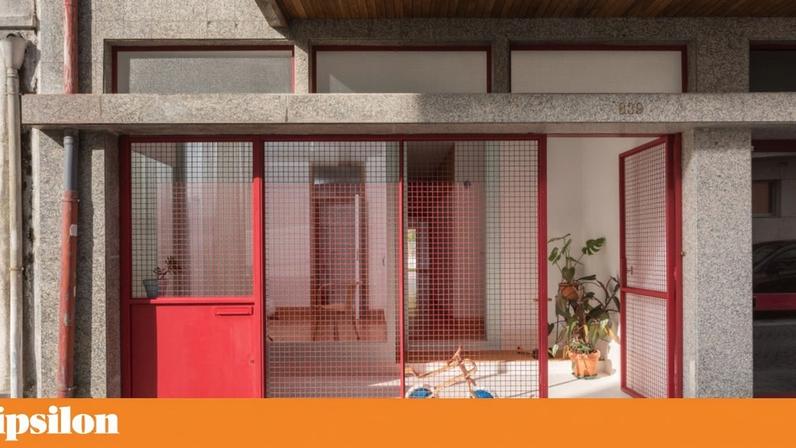 Uma loja vazia na zona de Serralves, no Porto, reconvertida em habitação, segundo um projecto do estúdio de arquitectura Oitoo