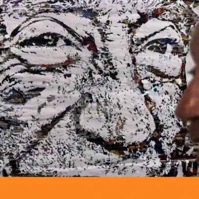 Marcelo Rebelo de Sousa retratado por Vhils em páginas de jornal