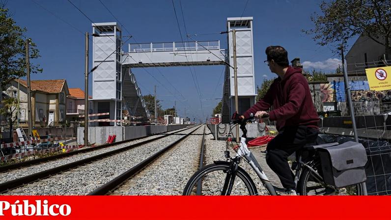 Houve muitas críticas das populações da Granja e Aguda às passagens superiores e barreiras construídas nas obras de requalificação da linha do Norte