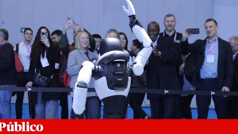 Os robôs humanóides estavam por todo o lado. Este é o AgiBot X2, um dos mais promissores