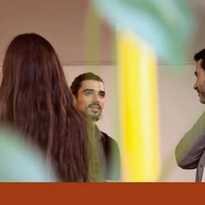 À mesa, debates sobre política ganham espaço em encontros