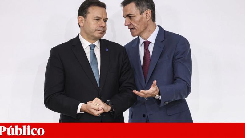 O primeiro-ministro português, Luís Montenegro, e o primeiro-ministro espanhol, Pedro Sánchez