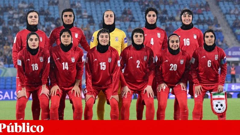 A selecção do Irão no jogo frente às Filipinas