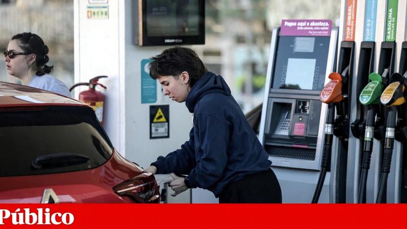 Portugueses foram reabastecer automóveis em antecipação à subida dos combustíveis