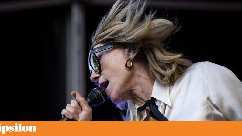 Kim Gordon reincide com o tumultuoso Play Me entre irritação e sátira