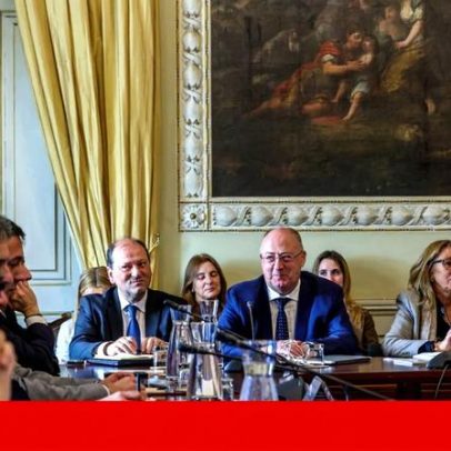 Banco de horas, outsourcing e contratos a prazo travam acordo laboral com a UGT