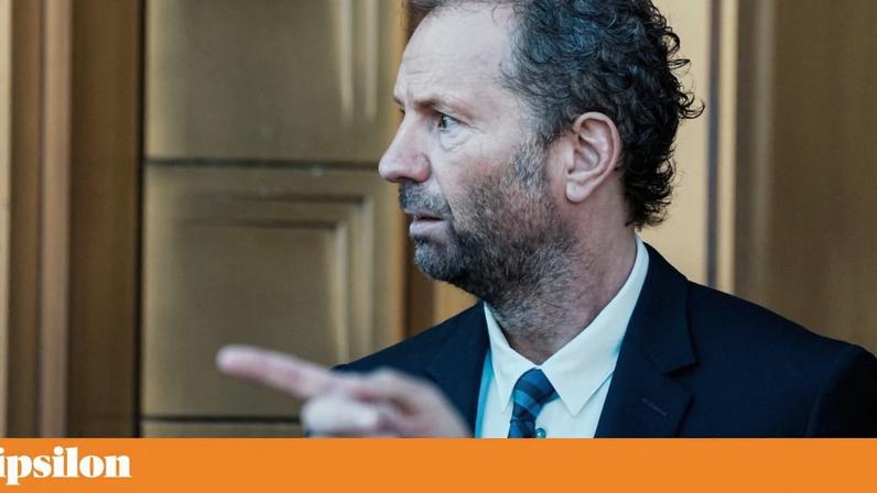 Michael Rapino, CEO da Live Nation, à saída do tribunal de Nova Iorque