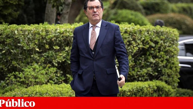 Manuel Castro Almeida responsabilizou as autarquias pela demora no processo de apoios à reconstrução das casas afectadas pelo mau tempo