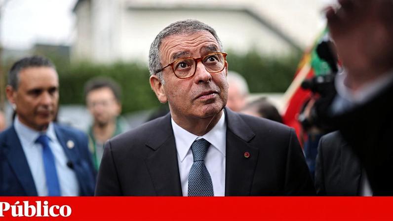 Seguro usa redes sociais para comunicar como Presidente, ao contrário de Marcelo