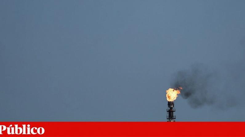 Preço do petróleo estava abaixo dos 70 dólares por barril há um mês