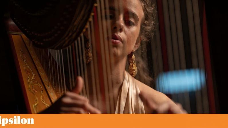 Paredes inspira-se ao aprender com harpa durante voo