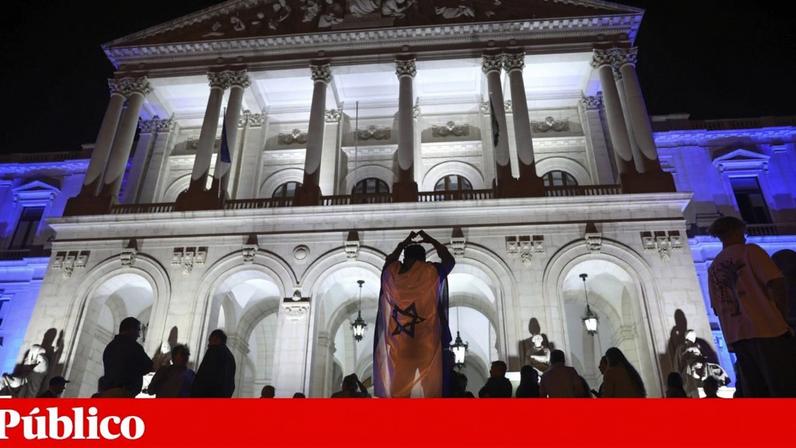 Parlamento rejeita proibição de bandeiras além da nacional em prédios públicos