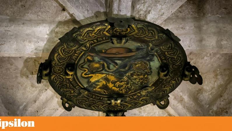 NFS Nuno Ferreira Santos - 10 Março 2026 - Intervenção de restauro na igreja dos jerónimos com andaimes para recuperar o tecto