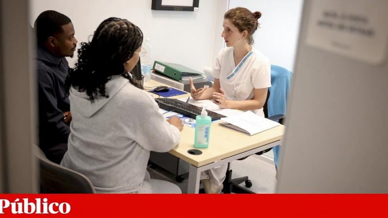 Mirian e Sténio na primeira consulta de termo com a enfermeira Sara