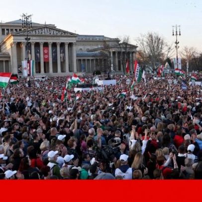 Rivais na Hungria promovem grandes comícios antes das eleições de Abril