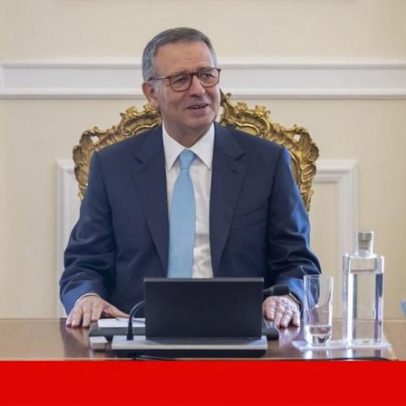 Presidente convoca partidos para reunião em Belém