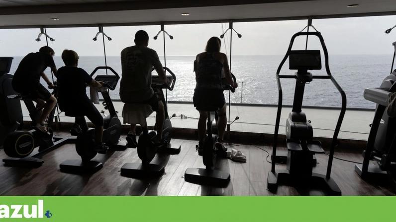 Em contextos mais favorecidos, as pessoas podem optar por praticar exercício em instalações fechadas e com ar condicionado