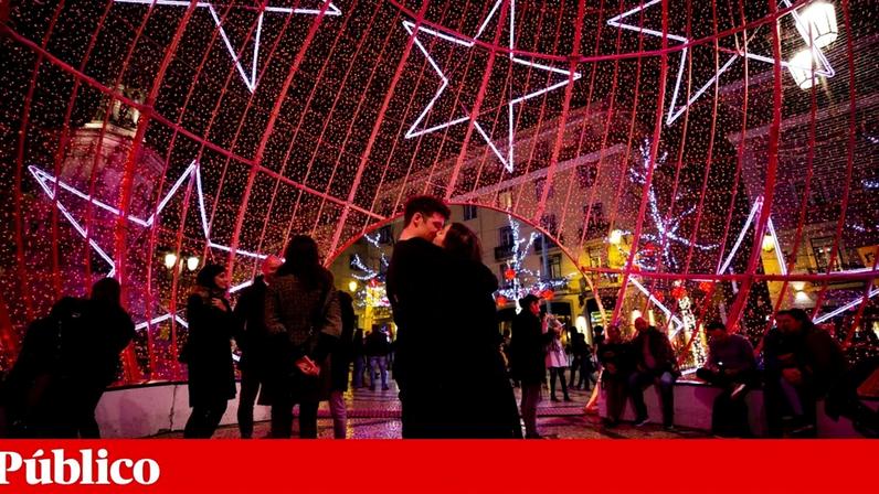 Quatro detidos em alegado esquema de corrupção relacionado com iluminações de Natal