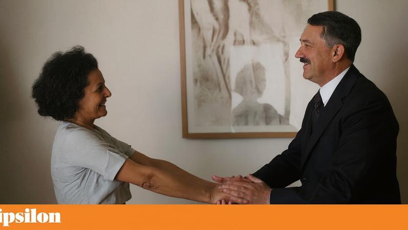 Uma fotografia de Leni Riefenstahl com Adolf Hitler, um dos documentos usados por Andres Veiel no seu filme