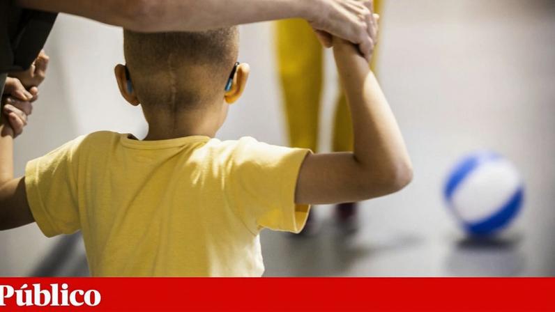 A idade em que se supera o cancro é um factor a ter em conta, no estabelecimento de prazos a partir dos quais a pessoa tem direito ao esquecimento
