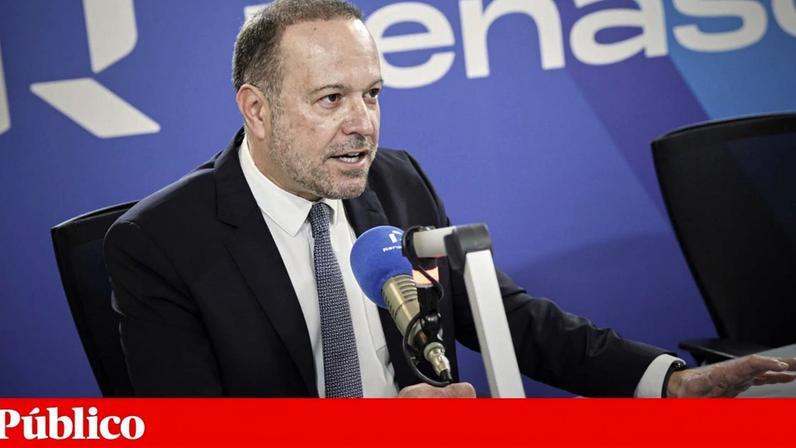 Francisco César, presidente do PS-Açores e deputado à Assembleia da República, criticou a gestão financeira do Governo Regional dos Açores