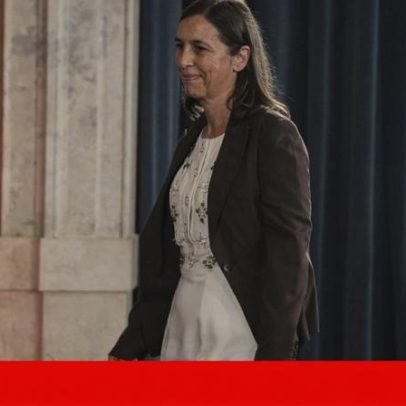 Governo pretende atribuir contratos a bolseiros de doutoramento