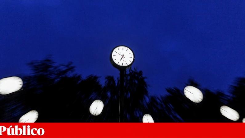 Portugal continental e as regiões autónomas da Madeira e dos Açores vão adiantar os relógios uma hora na madrugada do próximo domingo, dando início ao horário de Verão